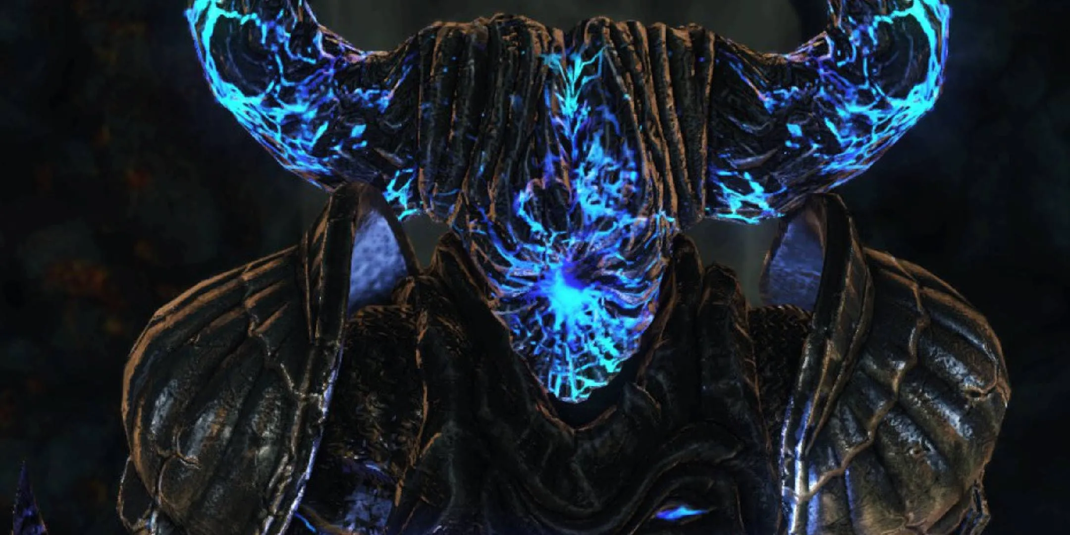 Cận cảnh Blue Smelter Demon, con quỷ thép khổng lồ màu xanh lam, tỏa ra ánh sáng rực rỡ từ Dark Souls 2.