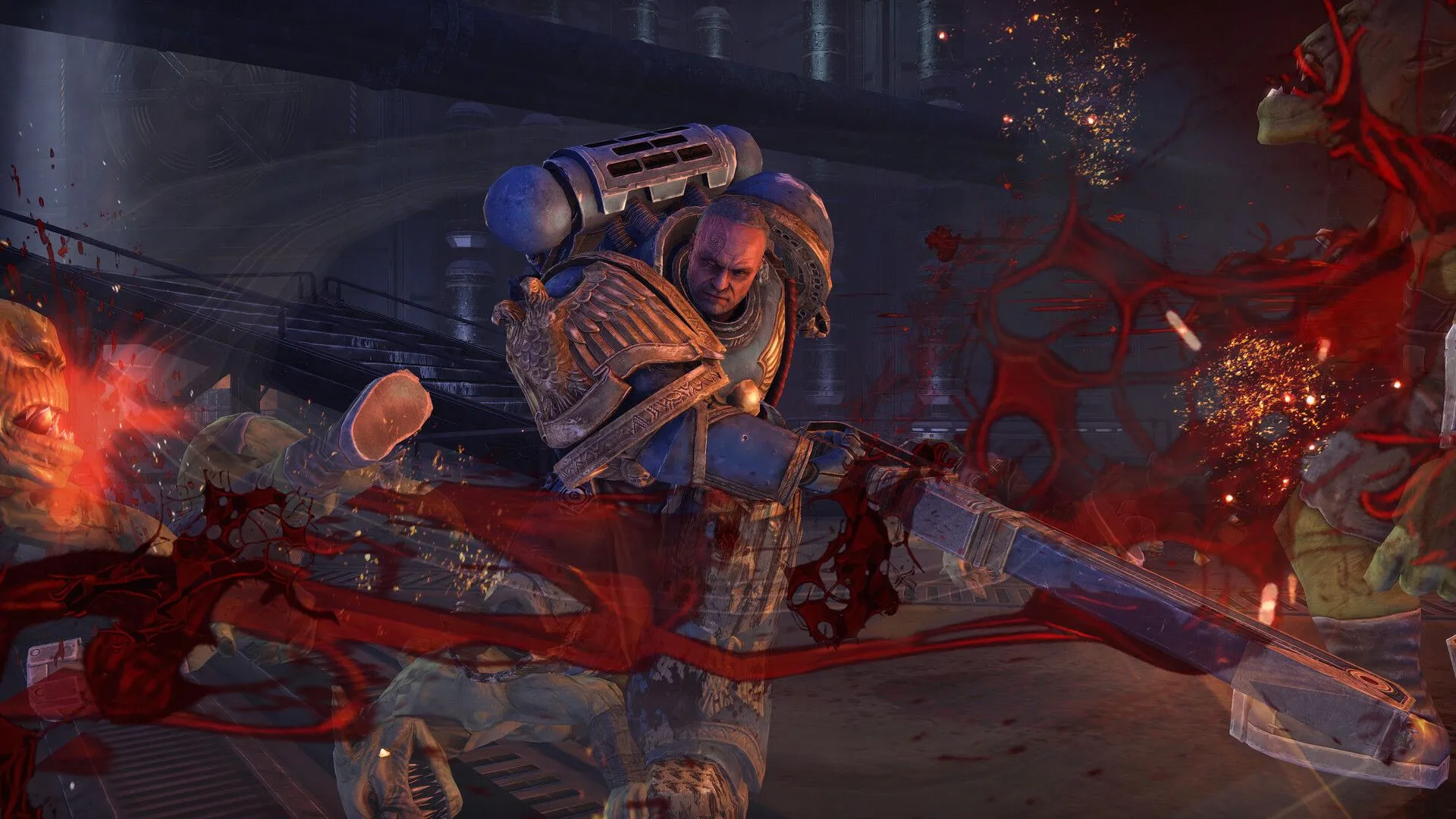 Captain Titus sử dụng Chainsaw Sword tiêu diệt kẻ thù Ork