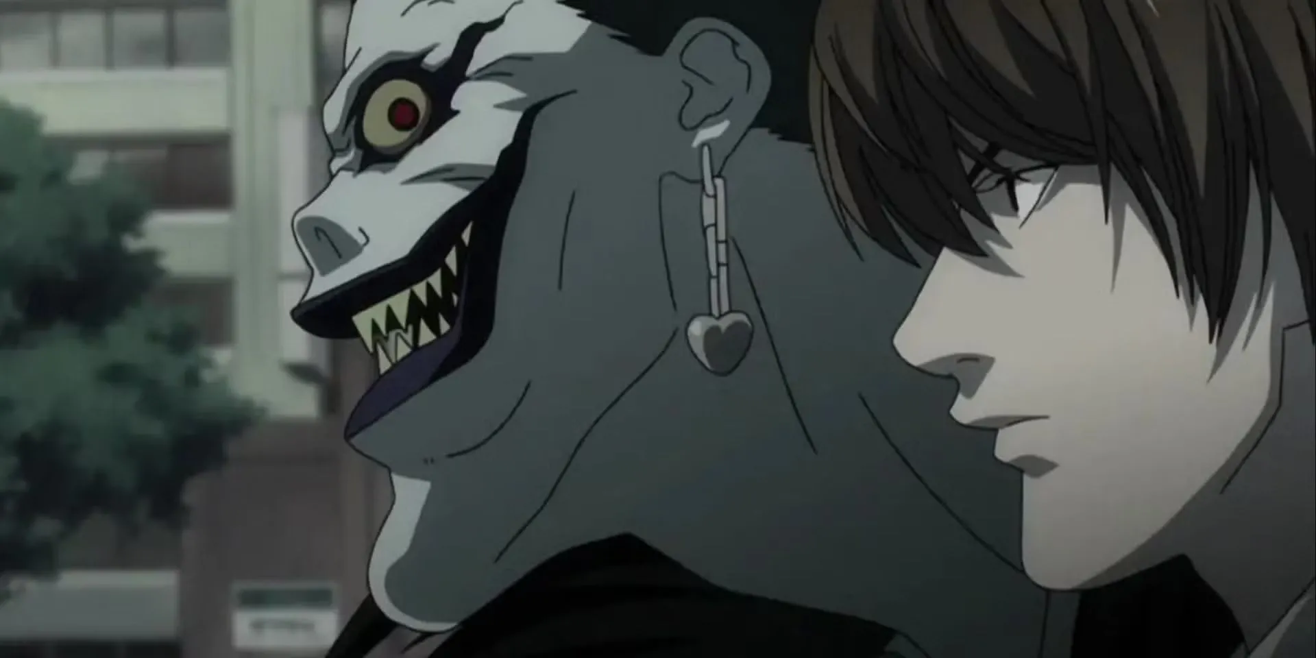 Light Yagami và Shinigami Ryuk đứng đối diện, Ryuk đang cảnh báo Light